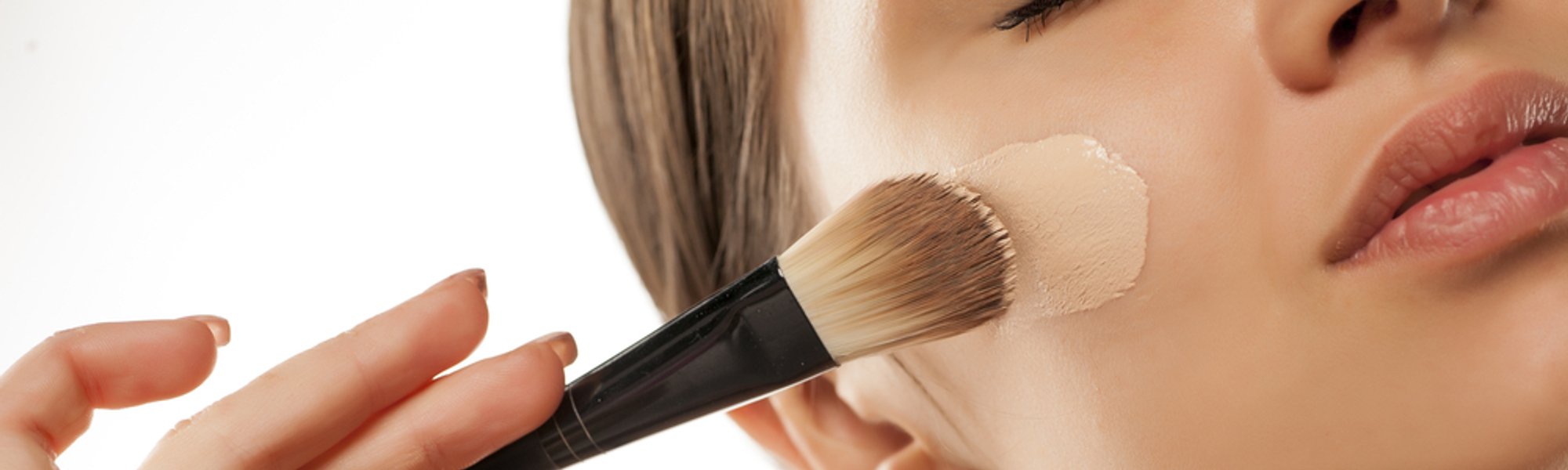 Say Goodbye to Cakey Makeup: 4 Steps on How to Avoid It