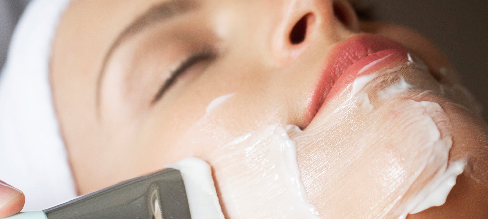 Enjoy A Ten Minute Volumising Facial Massage Hero