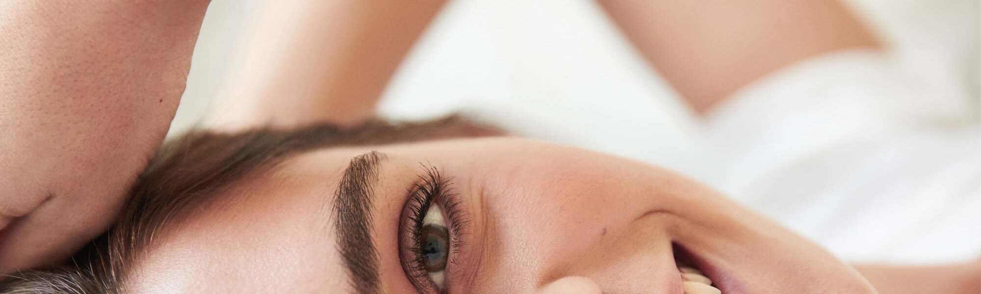 Get The Naturally Glowing Nomakeup Look Hero